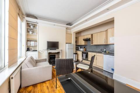 Kensington & Chelsea 2 Bed Zone 1 Aprt Londra